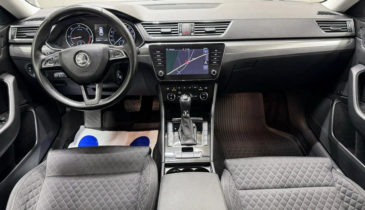 Skoda Superb cena 59900 przebieg: 230000, rok produkcji 2019 z Gliwice małe 742